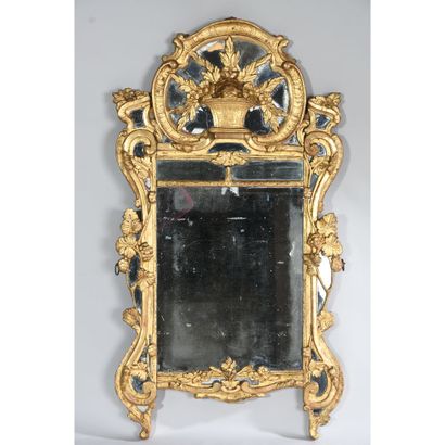PROVENCAL MIRROR LOUIS XV of eventful shape...