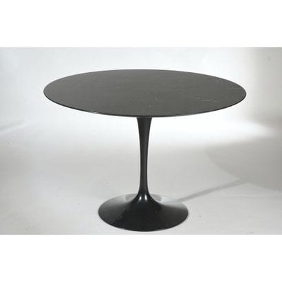 SAARINEN Eero. (1910-1961). Round table model...