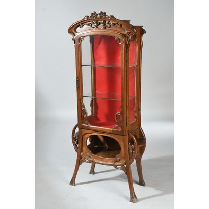 WINDOWS ART NOUVEAU in walnut with carved...