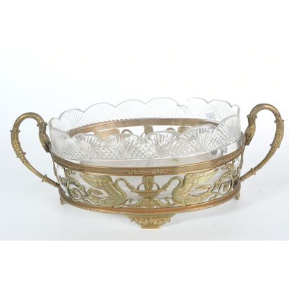 Gilded bronze EMPIRE GARDEN CUP with swan...