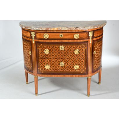 COMMODE LOUIS XVI of half-moon shape with...