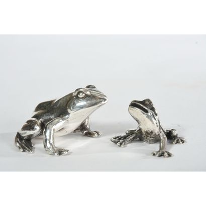 Solid silver SUBJECT punched Minerve representing...