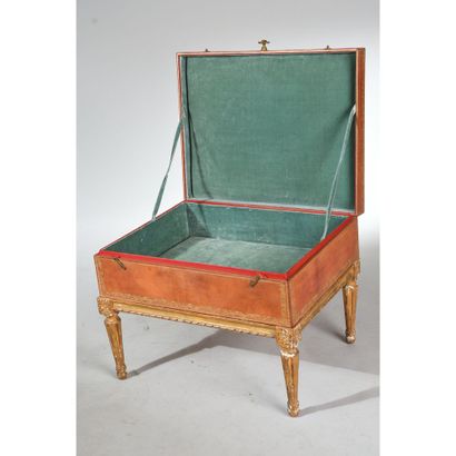 LUXURY XVI COFFRE sheathed in red leather...