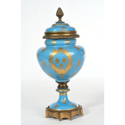 SEVRES. Covered porcelain vase with royal...