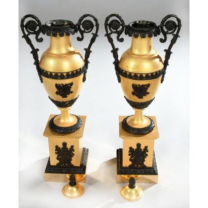 PAIR OF CASSOLETTES CHARLES X in gilt bronze...