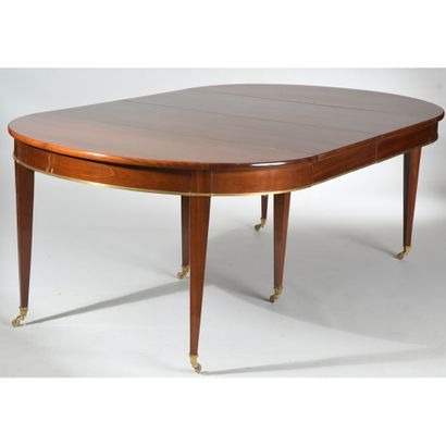 Dining room table in mahogany and mahogany...