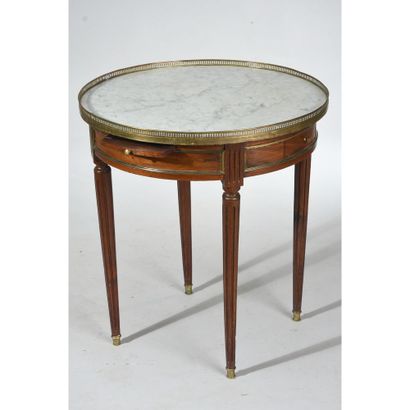 TABLE LOUIS XVI in mahogany and mahogany...