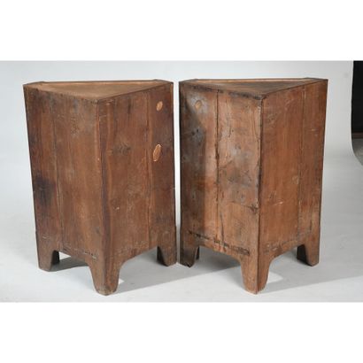 PAIR OF ENCOIGNURES LOUIS XVI with flat front...