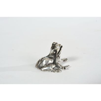 FROG, the head turned in solid silver marked...
