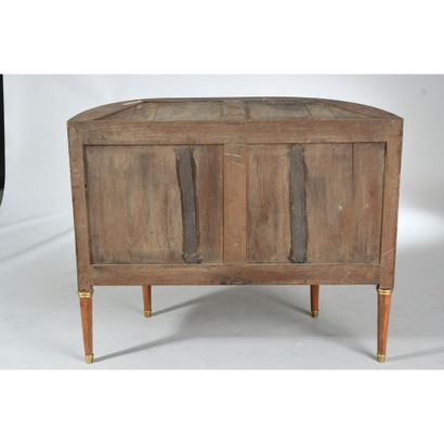 COMMODE LOUIS XVI of half-moon shape with...