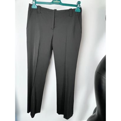 BURBERY London. 2 black pants in stretch...