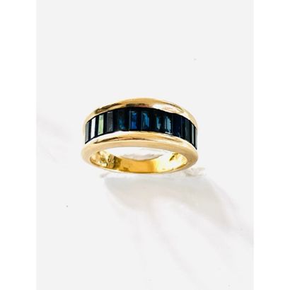 Ring in yellow gold 750°/°° decorated with...