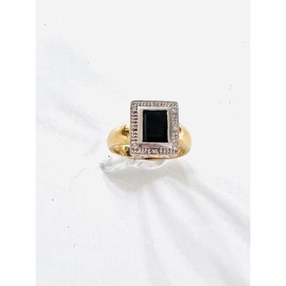 Rectangular ring in gold 750°/°° set with...