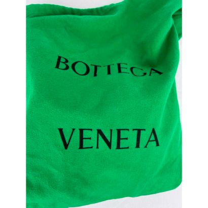 BOTTEGA VENETA. CHAIN CASSETTE