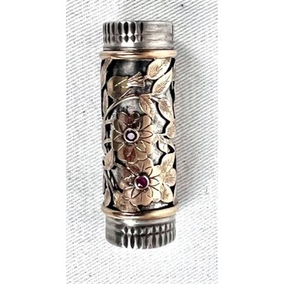 BOUCHERON Paris. Silver lipstick case decorated...