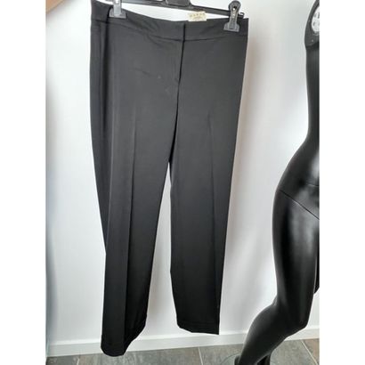 BURBERY London. 2 black pants in stretch...