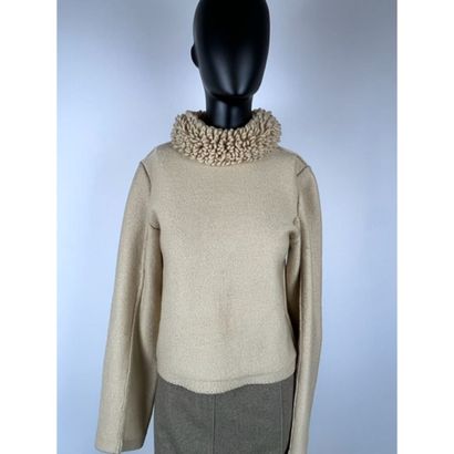 LEMAIRE. Sweater in beige wool knit. High...