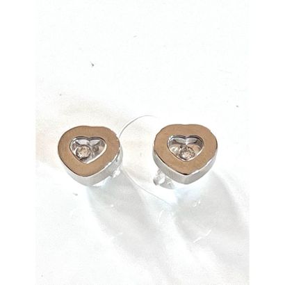 CHOPARD. PAIR OF EARRINGS heart in white...