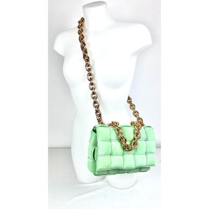 BOTTEGA VENETA. CHAIN CASSETTE