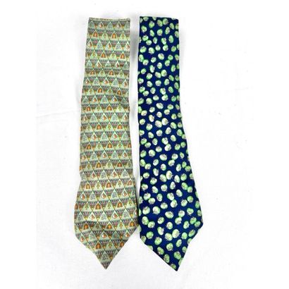 HERMES. 2 silk ties.