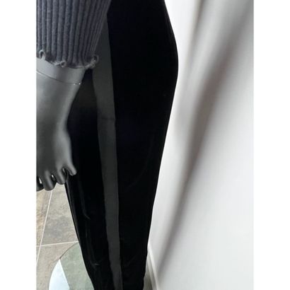 HERMES Paris. Evening pants in black velvet...