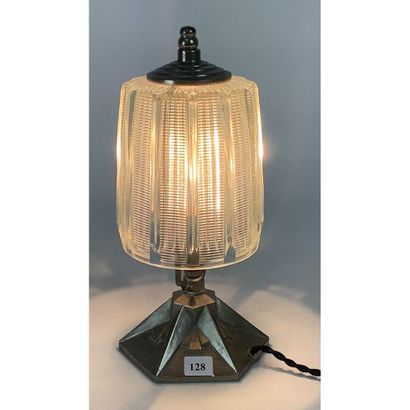 LAMP ART DECO in metal with metal base. Lampshade...