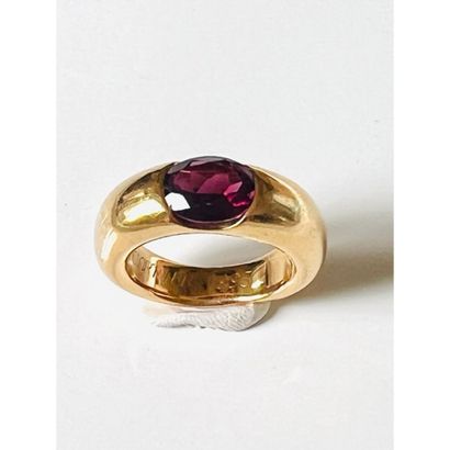 Ring in yellow gold 750°/°° decorated with...