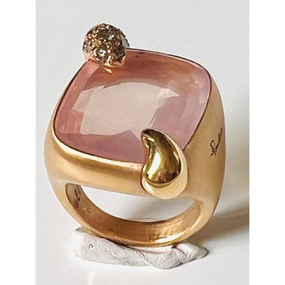 POMELLATO. Ritratto medium pink gold ring...