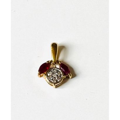 PENDANT in yellow gold 750°/°° decorated...