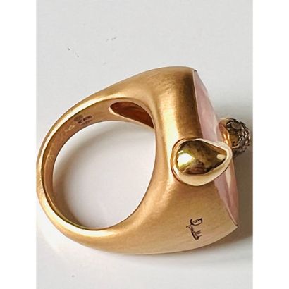 POMELLATO. Ritratto medium pink gold ring...