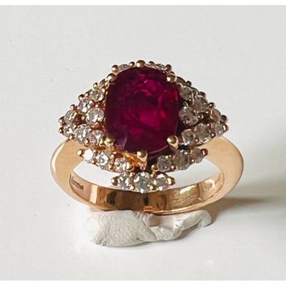 LEONORI. RING in yellow gold 750°/°° decorated...