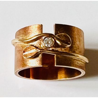 Belt ring in amatized pink gold 750°/°° surmounted...