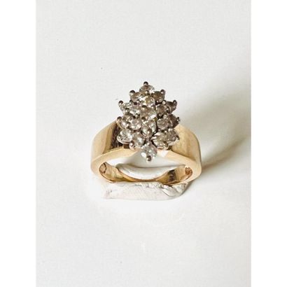 MARQUISE RING in yellow gold 585°/°°° decorated...