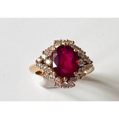 LEONORI. RING in yellow gold 750°/°° decorated...