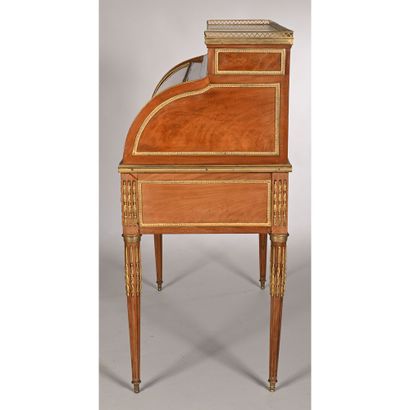 SMALL CYLINDER DESK LOUIS XVI in mahogany...