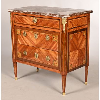 LITTLE COMMODE LOUIS XVI in rosewood veneer...