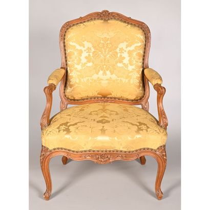 BELLE SUITE DE 4 FAUTEUILS LOUIS XV à dossier...