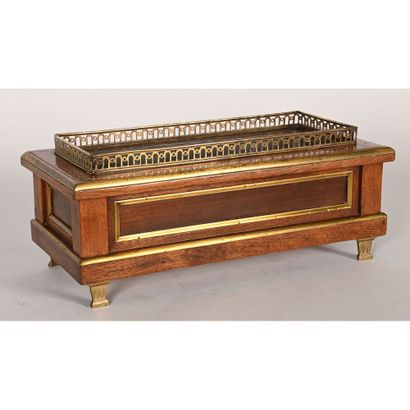 JARDINIERE LOUIS XVI of rectangular form...