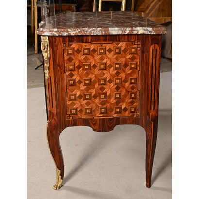 TRANSITION COMMODE in violet wood veneer...