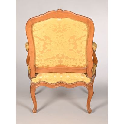 BELLE SUITE DE 4 FAUTEUILS LOUIS XV à dossier...