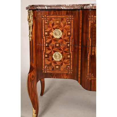 TRANSITION COMMODE in violet wood veneer...