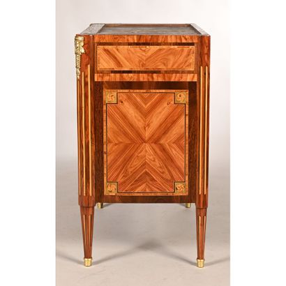 LITTLE COMMODE LOUIS XVI in rosewood veneer...