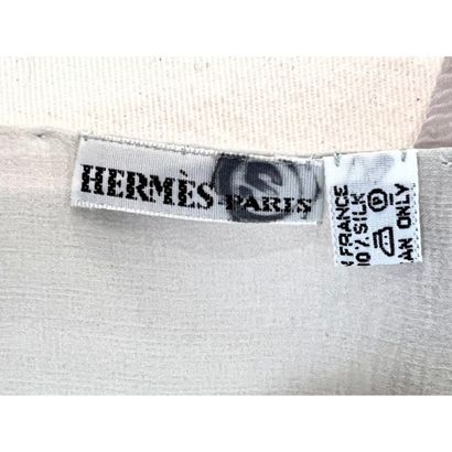 HERMES. Two-tone silk chiffon stole in pale...