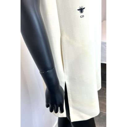Christian DIOR. Robe droite sans manches...