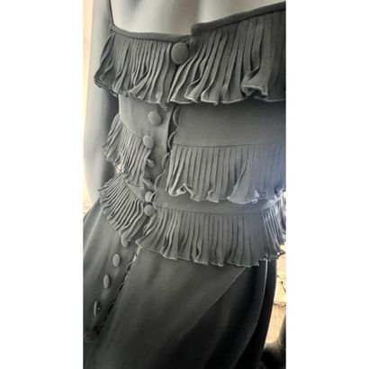 CHANEL Boutique. Robe longue en mousseline...