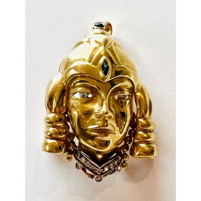 PENDENTIF broche tête de Pharaon en or jaune...