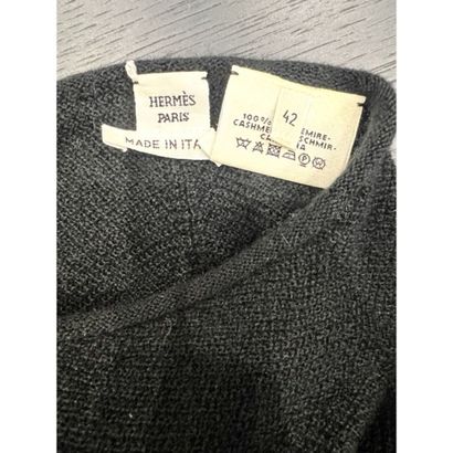 HERMES Paris. Robe tunique large en tricoté...