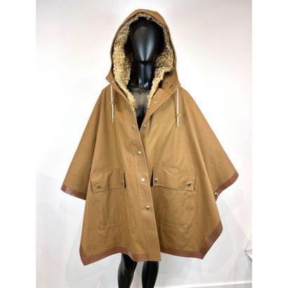 MACKINTOSH. Poncho imperméable beige foncé...