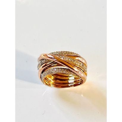 BAGUE en or rose 750°/°° cinq joncs entrelacés...