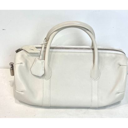 HERMES Paris. Sac en cuir Swift blanc cassé...